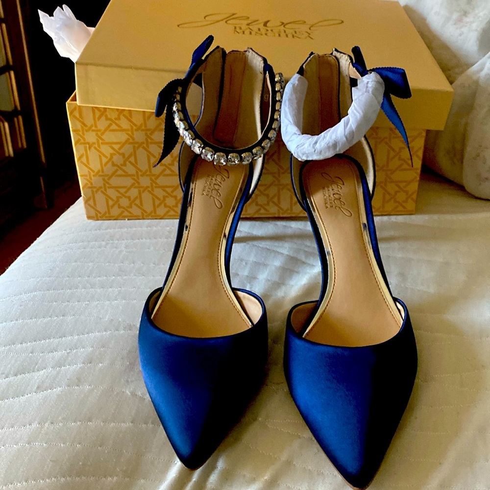 Jewel Badgley Mischka Pumps